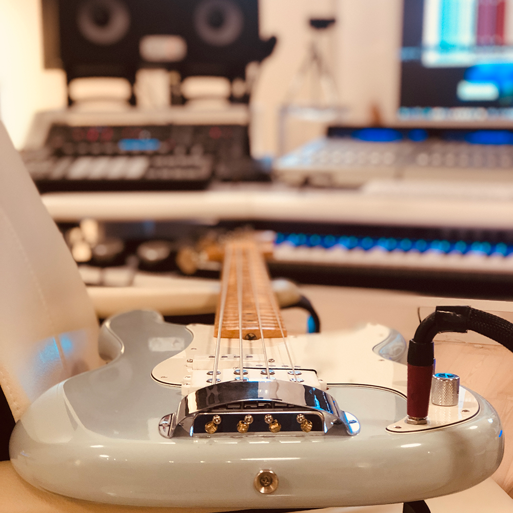 The hybrid - Scarbee Dreams Bass